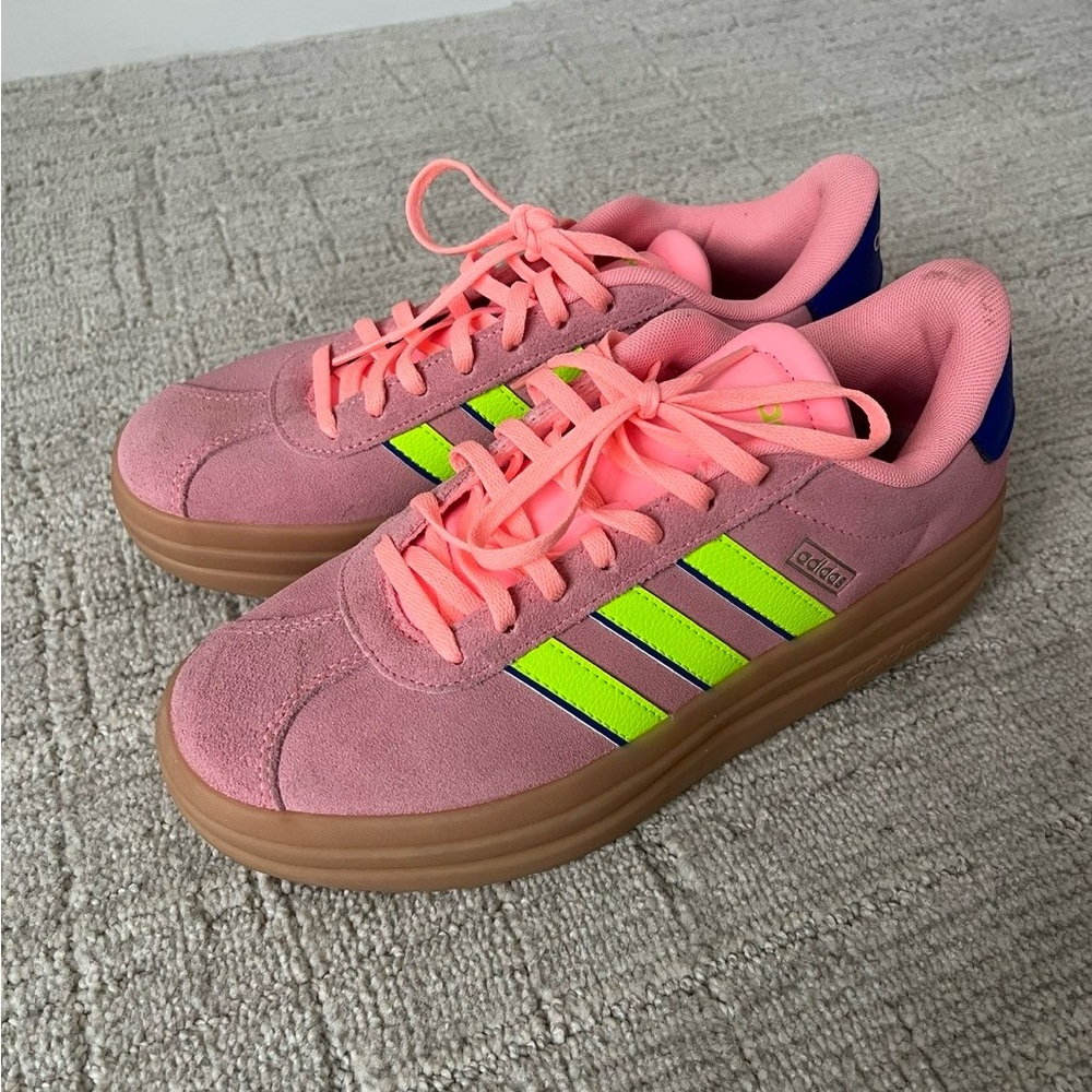 Adidas Sneakers